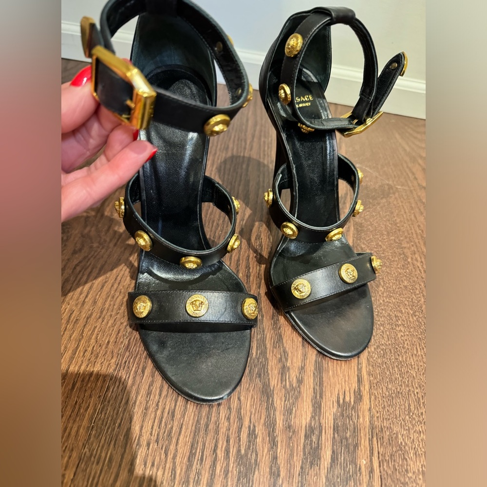 Versace scandals 💥